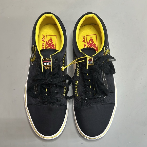 Vans Old Skool Cobra Kai Never Dies low canvas sneakers Men’s 8/Women’s 9.5. NWT - Picture 2 of 16